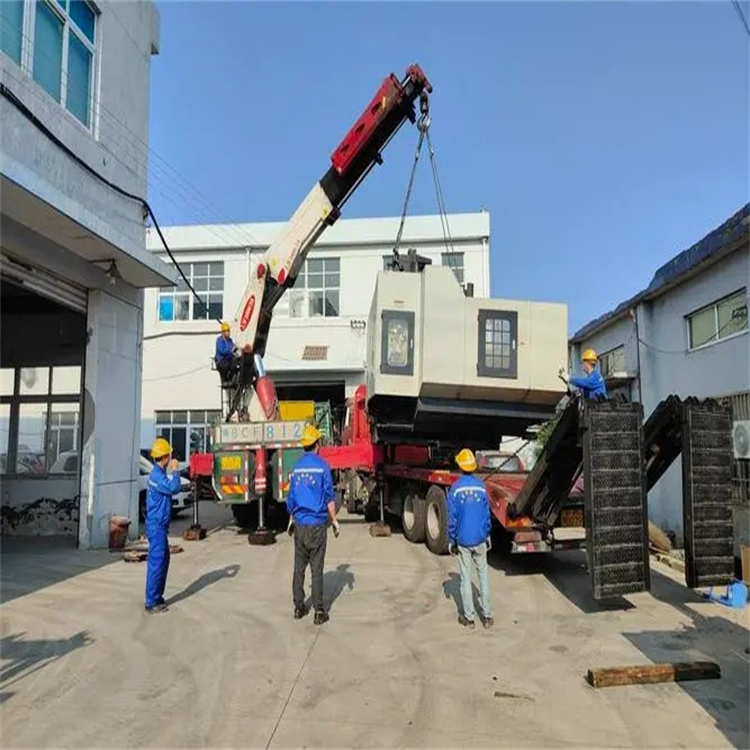 兴国电力设备吊装